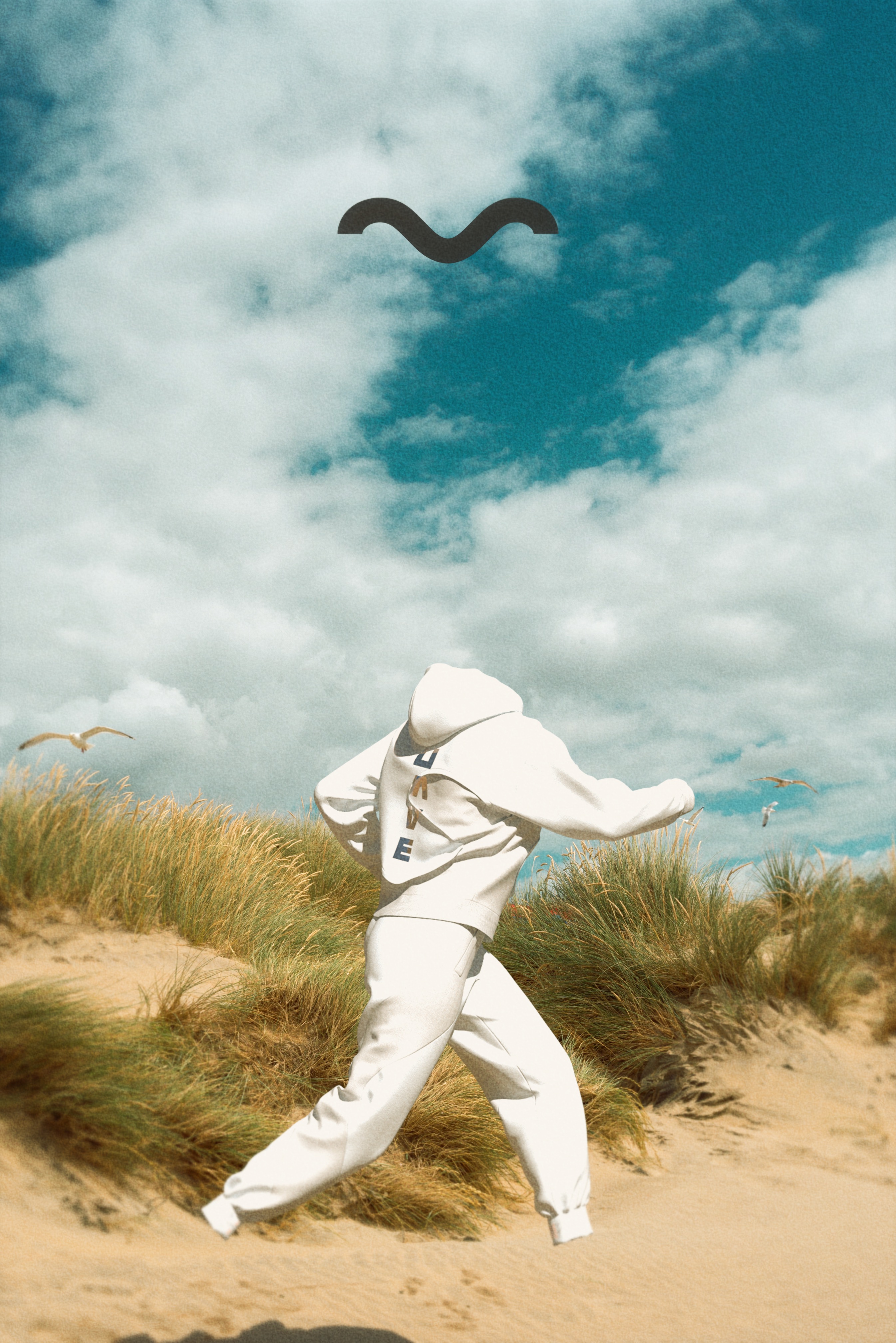Muave white set on sand dunes